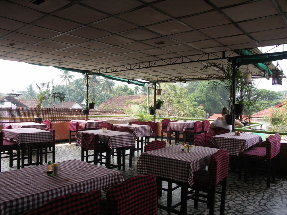 Hotel Park Avenue Kochi Restoran gambar