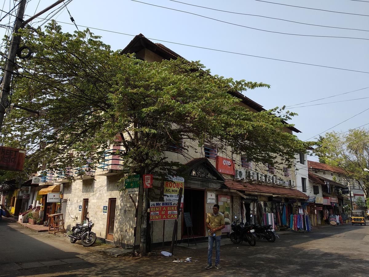 Hotel Park Avenue Kochi Luaran gambar
