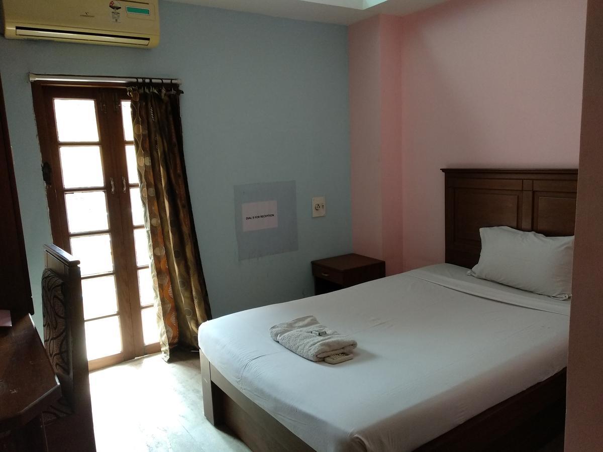 Hotel Park Avenue Kochi Luaran gambar