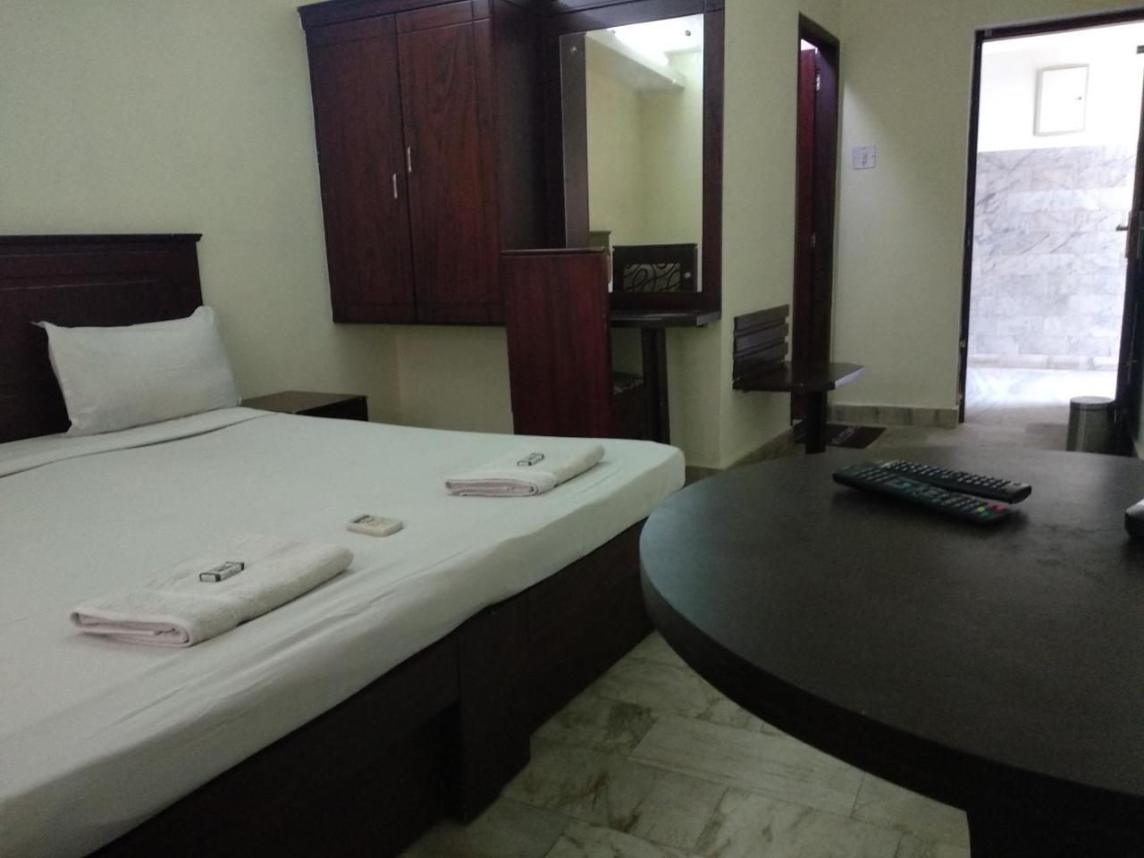 Hotel Park Avenue Kochi Luaran gambar