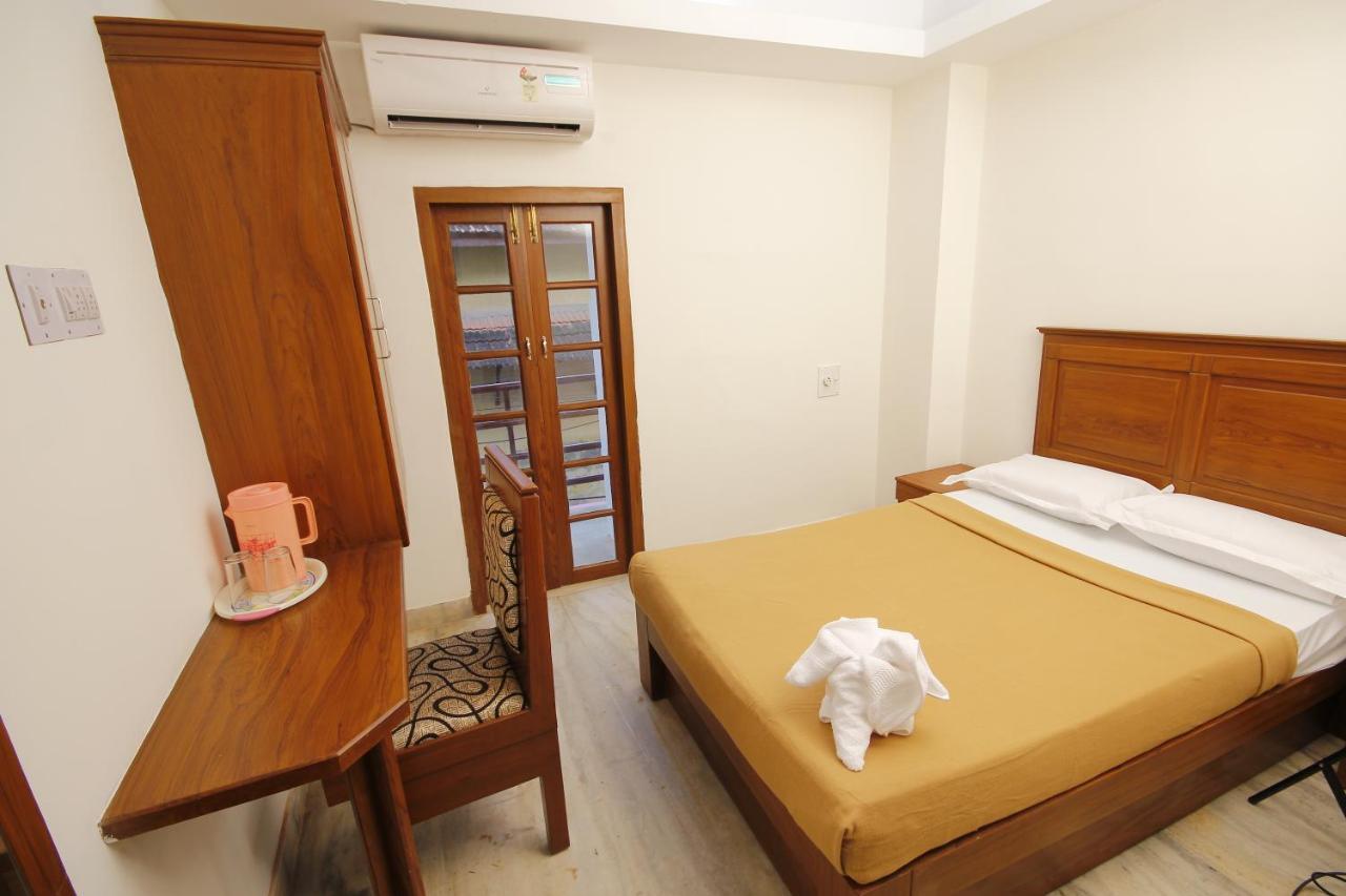Hotel Park Avenue Kochi Luaran gambar